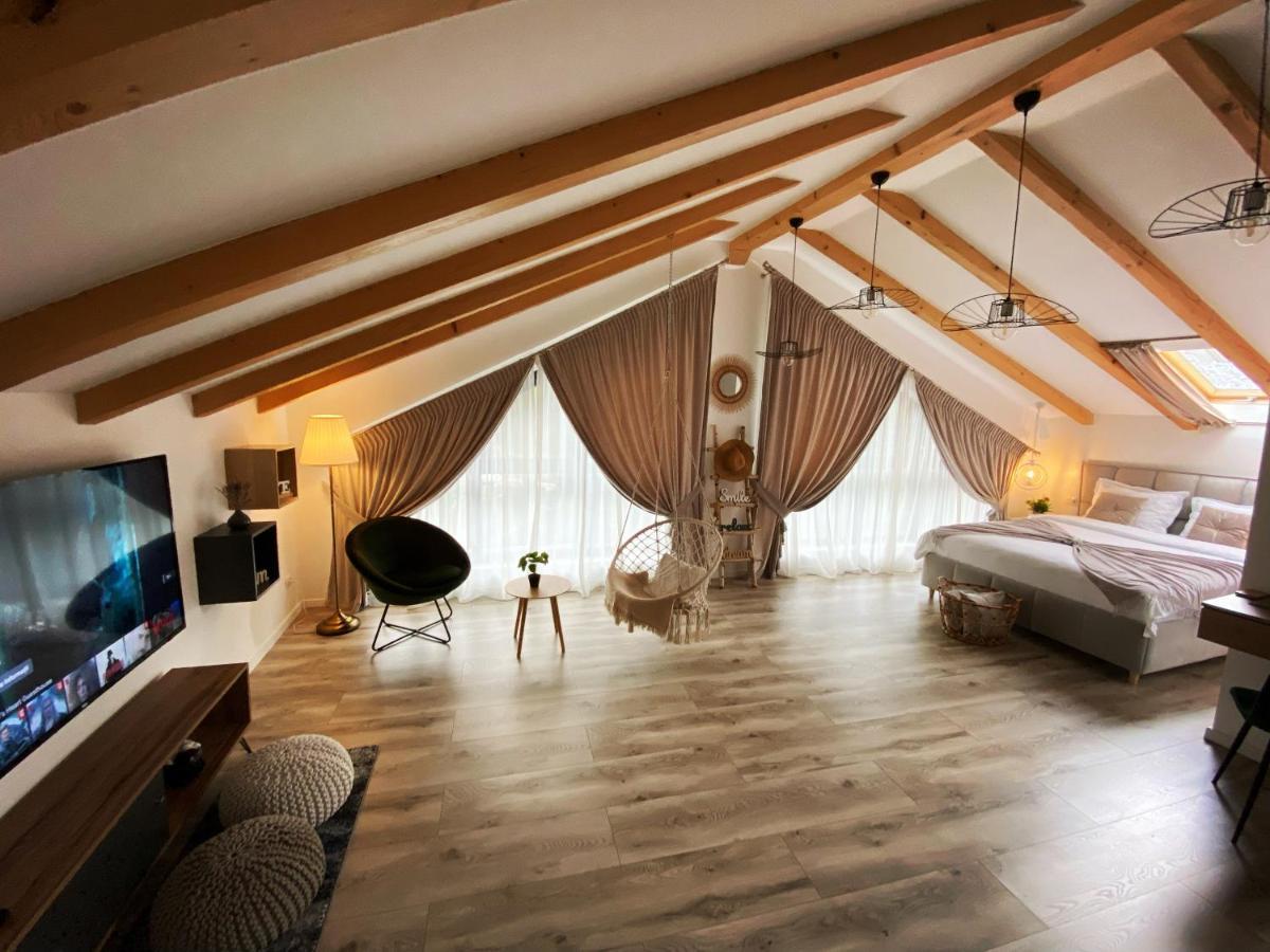 Queen'S Heart Guesthouse Törcsvár Kültér fotó